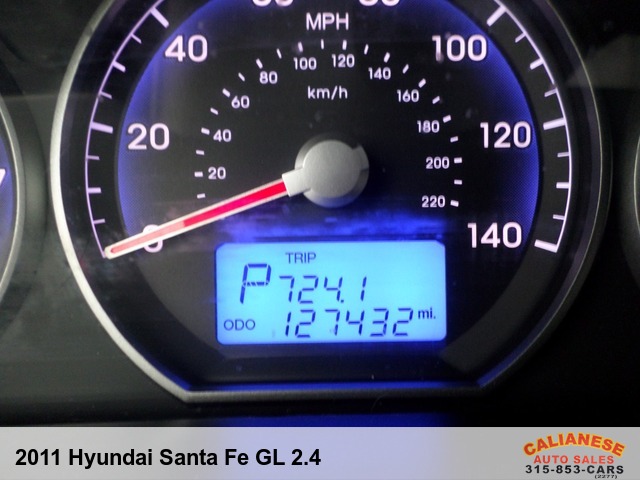 2011 Hyundai Santa Fe GL 2.4 