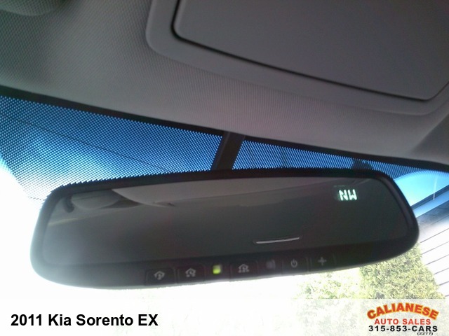 2011 Kia Sorento EX  